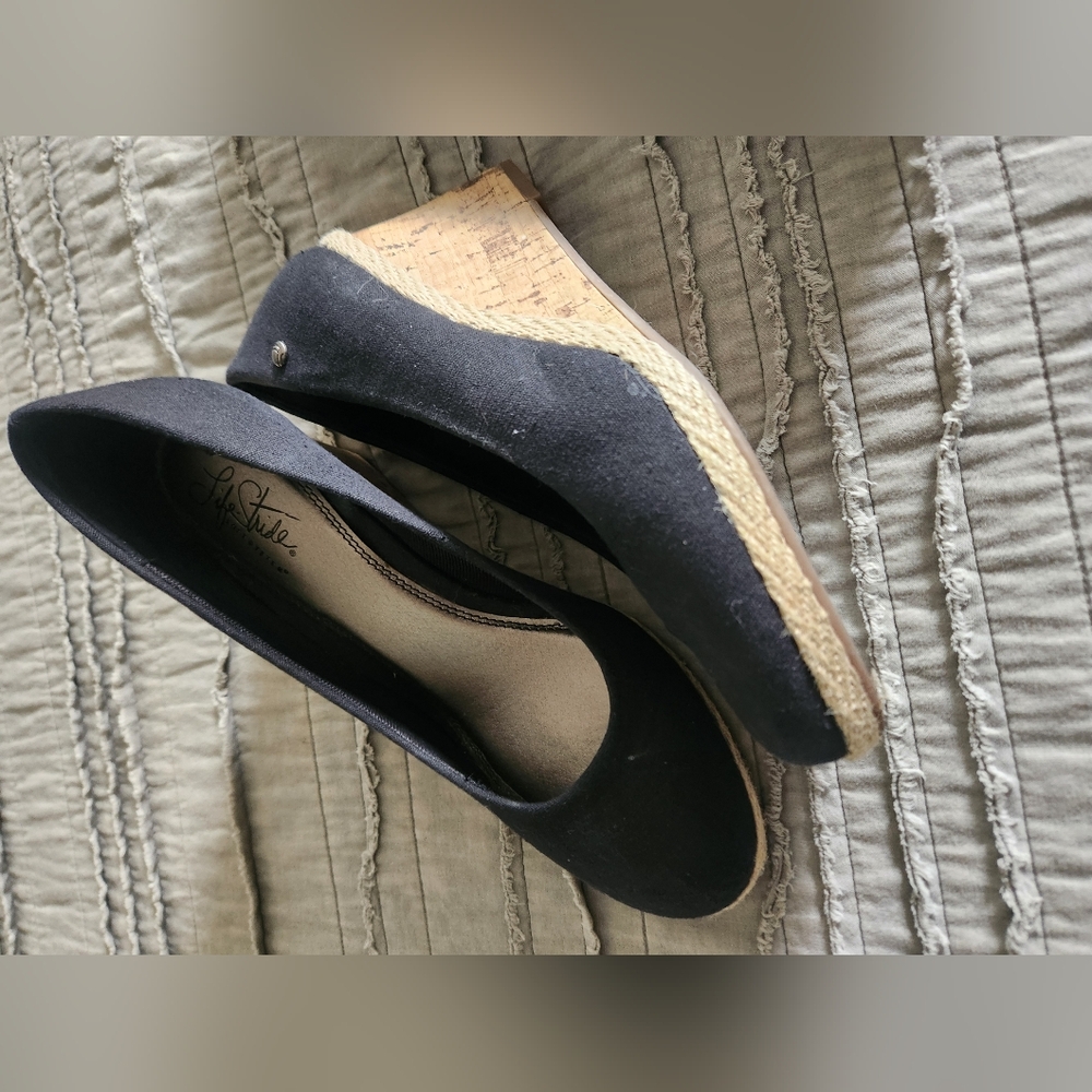 Lifestyle wedge heels